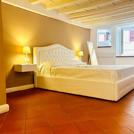 Amazing Apartment In Piazza Santa Croce Firenze Exterior foto